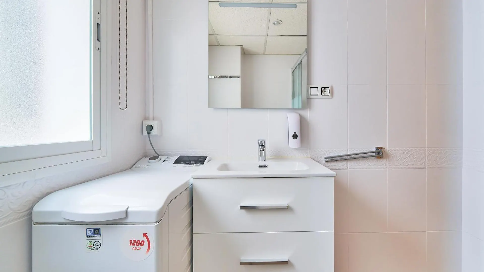 Apartamento 3 Dormitorios Centrico - Parking Incluido Malaga 0*,  Spain